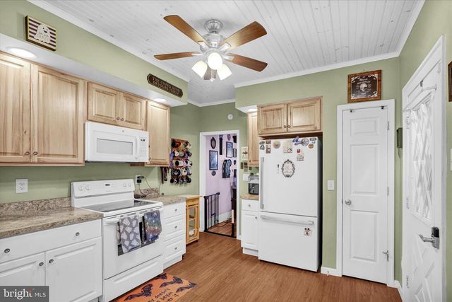 81 FRONT ST, Cressona, PA 17929