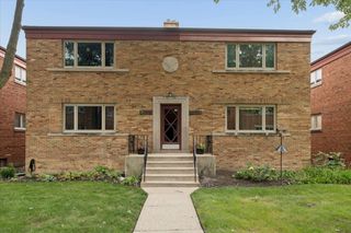 8023 Lake Street 2, River Forest, IL 60305