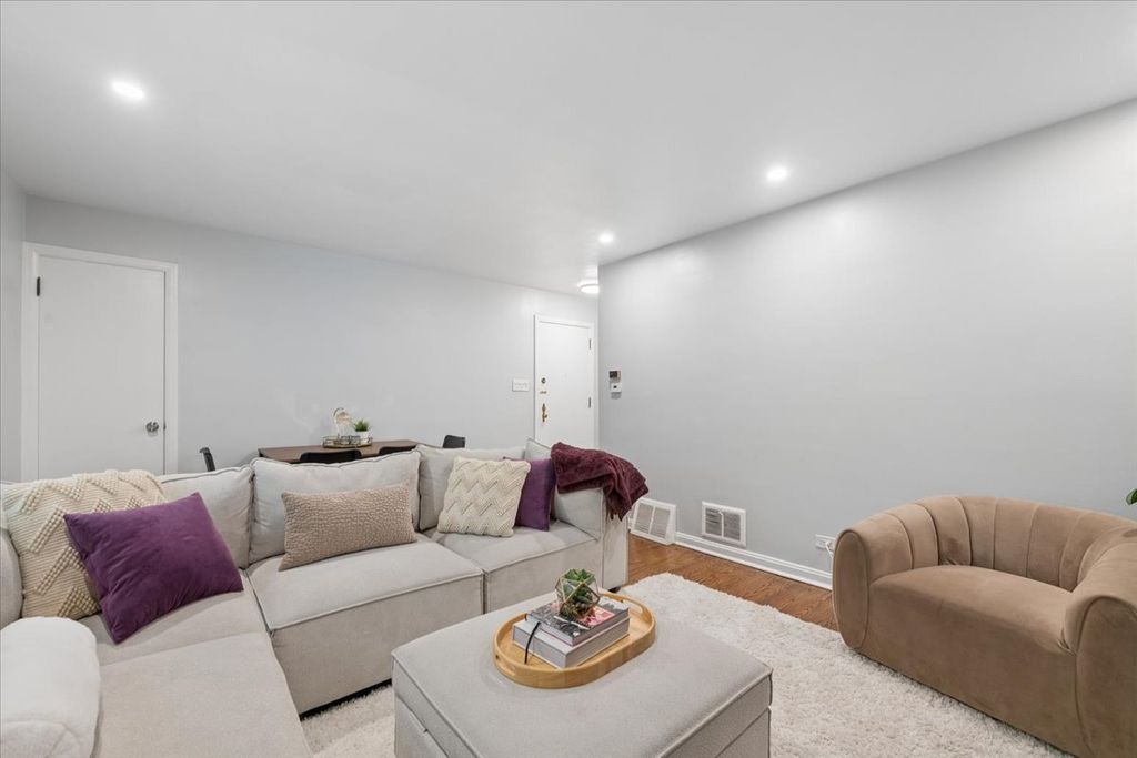 8023 Lake Street 2, River Forest, IL 60305 — photo 4