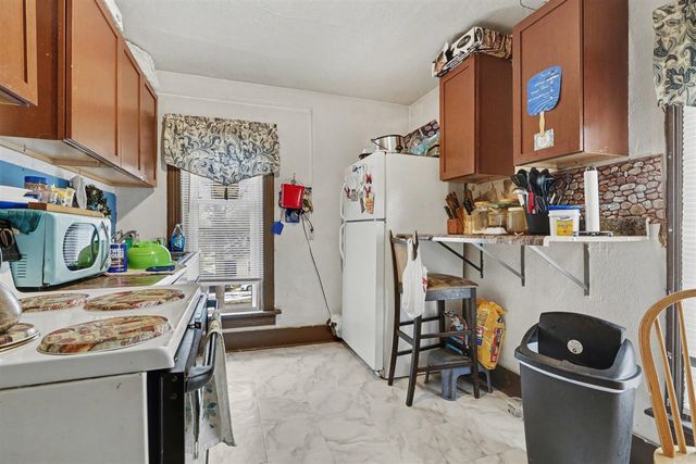 17 Tennyson Avenue, Battle Creek, MI 49015