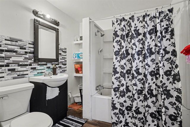 17 Tennyson Avenue, Battle Creek, MI 49015