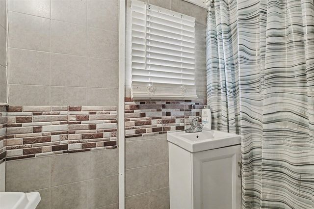 17 Tennyson Avenue, Battle Creek, MI 49015