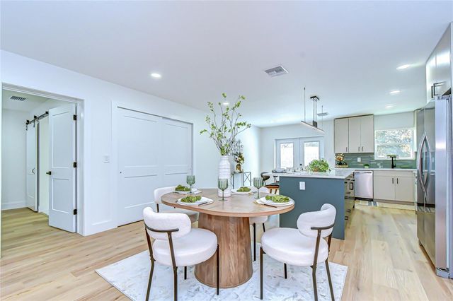 909 LAKE CHARLES CIRCLE, Lutz, FL 33548