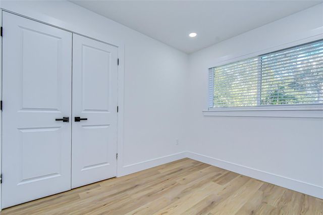 909 LAKE CHARLES CIRCLE, Lutz, FL 33548