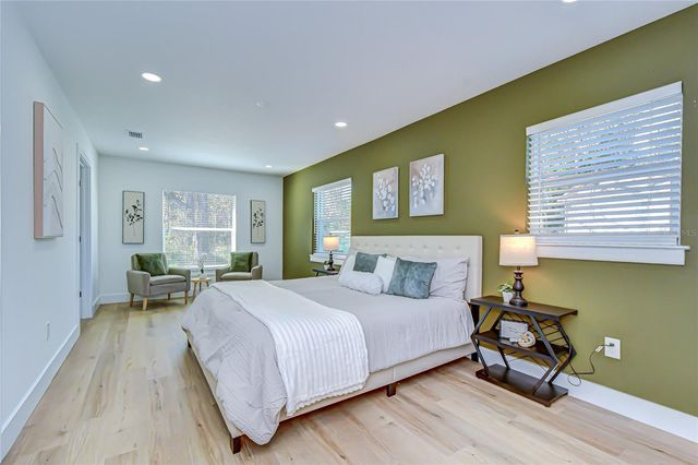 909 LAKE CHARLES CIRCLE, Lutz, FL 33548