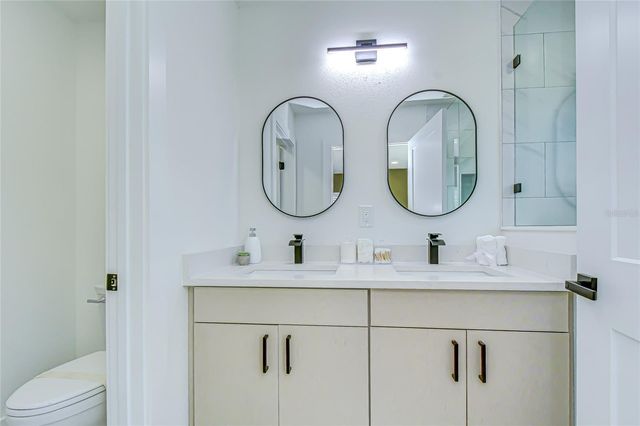 909 LAKE CHARLES CIRCLE, Lutz, FL 33548