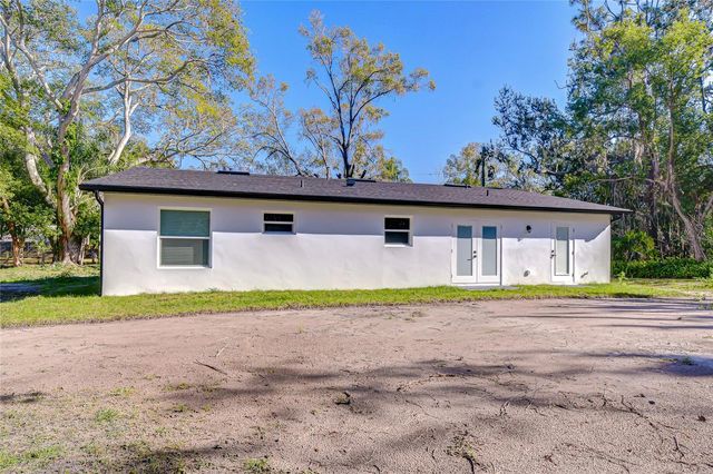 909 LAKE CHARLES CIRCLE, Lutz, FL 33548