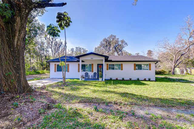 909 LAKE CHARLES CIRCLE, Lutz, FL 33548