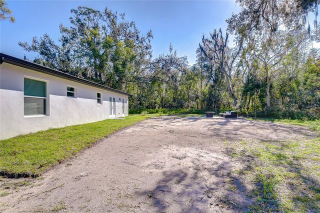 909 LAKE CHARLES CIRCLE, Lutz, FL 33548