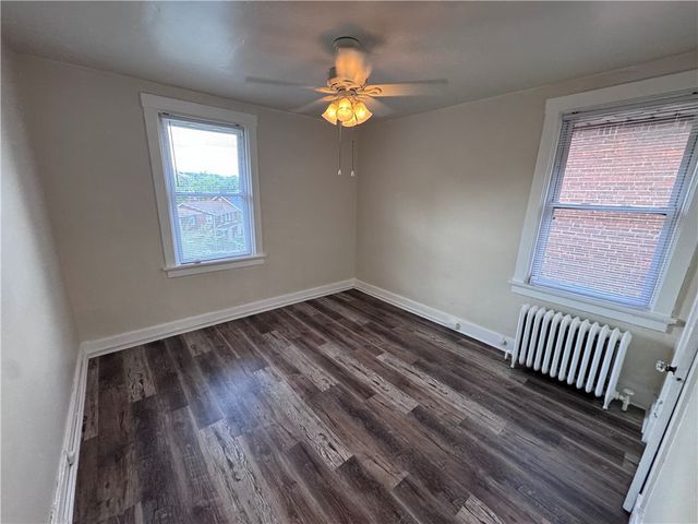 5944 Phillips Ave, Squirrel Hill, PA 15217