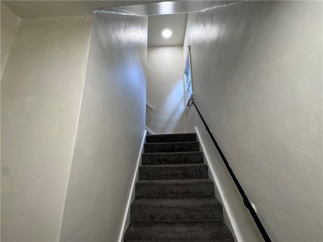 5944 Phillips Ave, Squirrel Hill, PA 15217