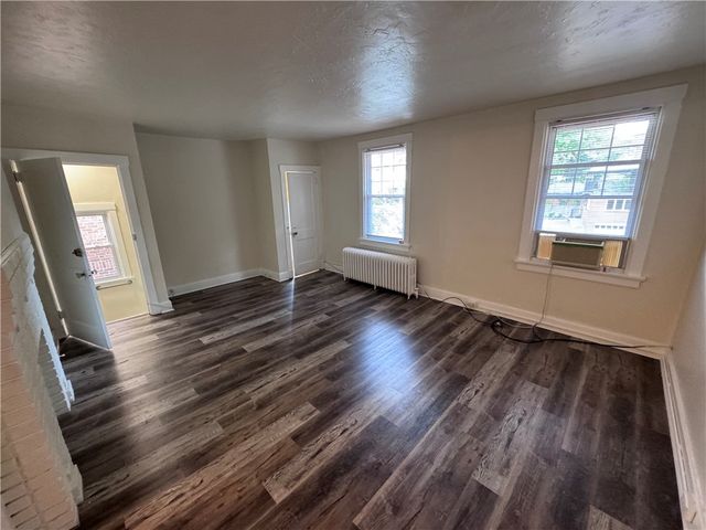 5944 Phillips Ave, Squirrel Hill, PA 15217