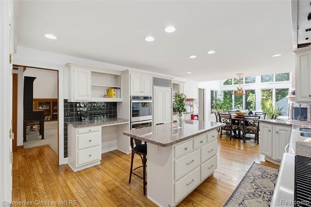 32870 Bingham Lane, Bingham Farms, MI 48025