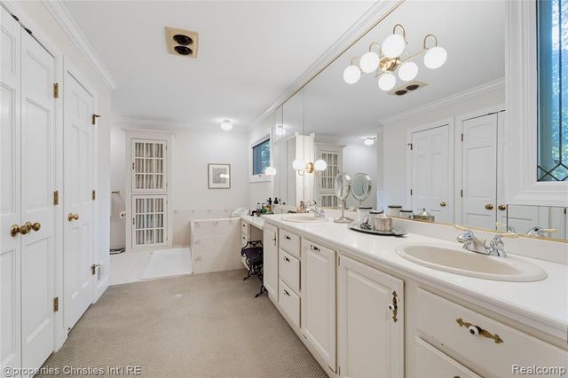 32870 Bingham Lane, Bingham Farms, MI 48025