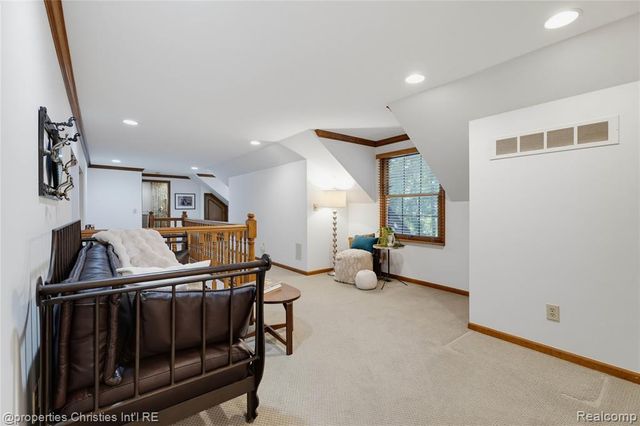 32870 Bingham Lane, Bingham Farms, MI 48025