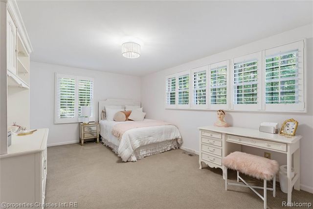 32870 Bingham Lane, Bingham Farms, MI 48025