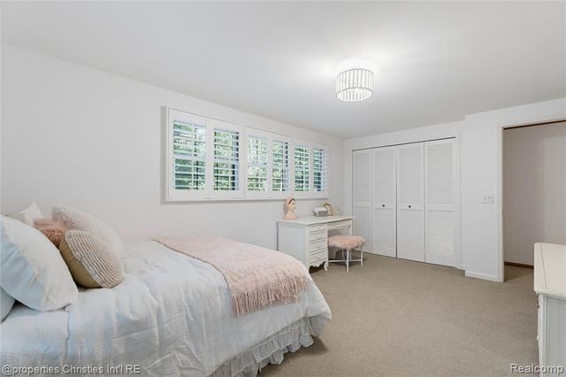 32870 Bingham Lane, Bingham Farms, MI 48025