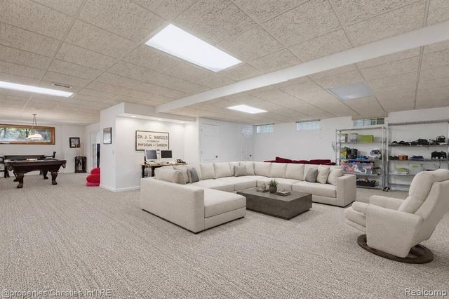 32870 Bingham Lane, Bingham Farms, MI 48025