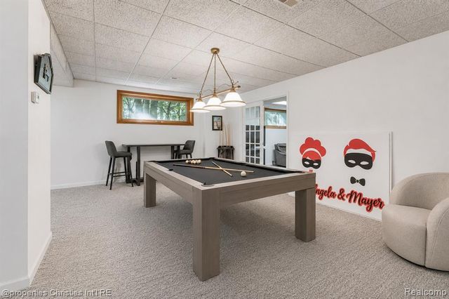 32870 Bingham Lane, Bingham Farms, MI 48025