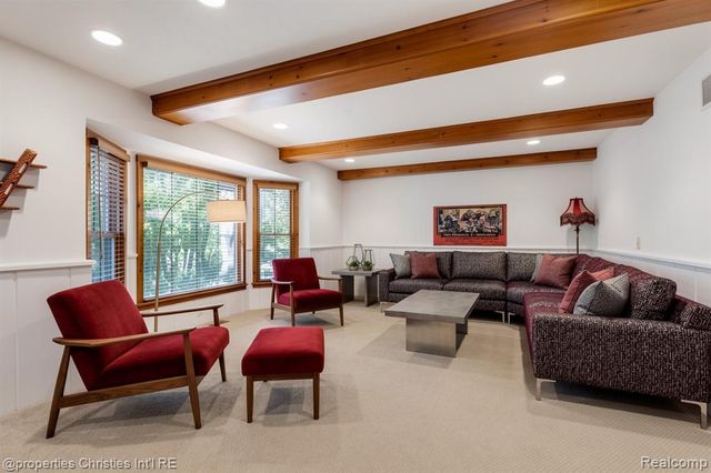 32870 Bingham Lane, Bingham Farms, MI 48025