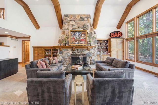 32870 Bingham Lane, Bingham Farms, MI 48025