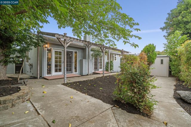 3188 Fitzpatrick Dr, Concord, CA 94519