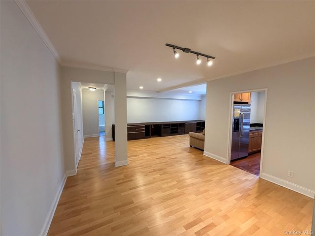 325 Main Street 5D, White Plains, NY 10601