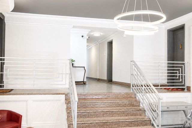 325 Main Street 5D, White Plains, NY 10601