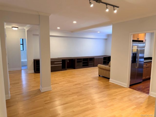 325 Main Street 5D, White Plains, NY 10601