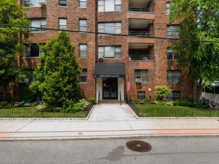 325 Main Street 5D, White Plains, NY 10601
