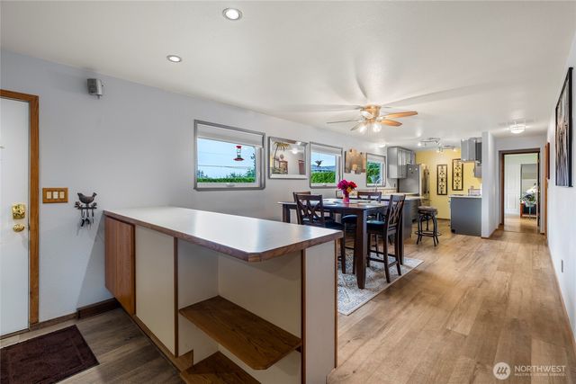 24648 96th Avenue S, Kent, WA 98030