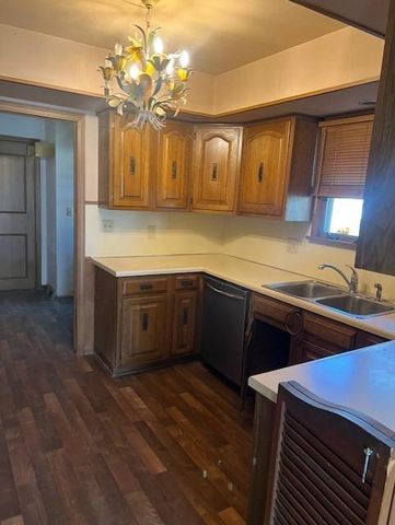 2505 N 29th Street, St Joseph, MO 64506