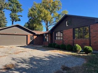 2505 N 29th Street, St Joseph, MO 64506