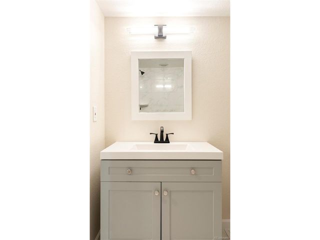 9404 E Arbor Dr, Englewood, CO 80111