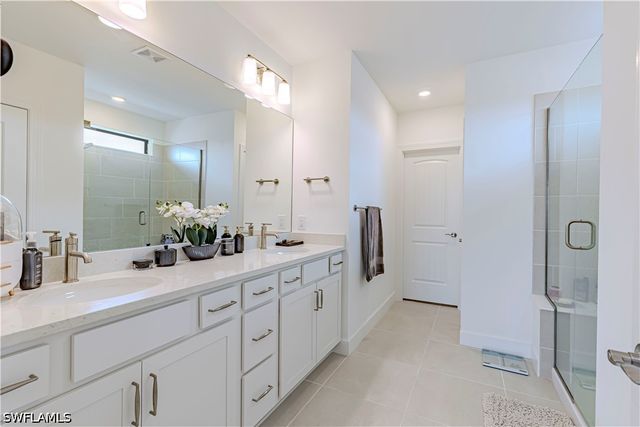 1854 Mesa LN, Naples, FL 34120