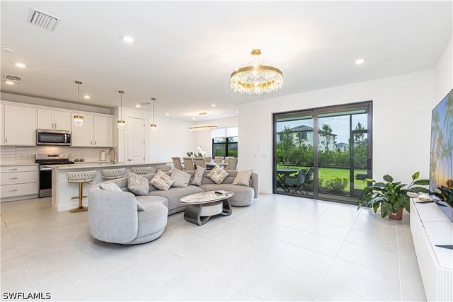 1854 Mesa LN, Naples, FL 34120