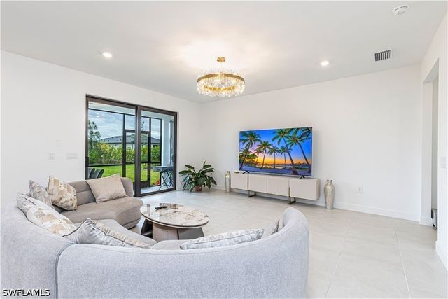 1854 Mesa LN, Naples, FL 34120