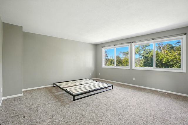 1759 Applewood Place, Cedar Rapids, IA 52402