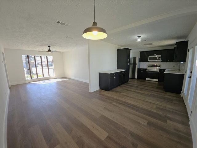 815 Merribrook Lane, Friendswood, TX 77546