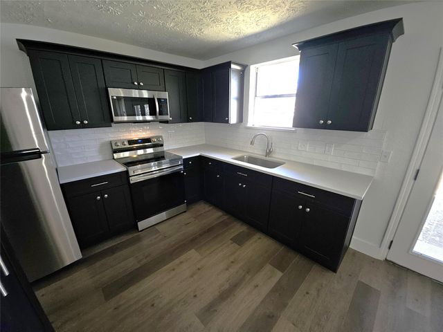 815 Merribrook Lane, Friendswood, TX 77546