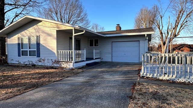 1306 E Elm Street, West Frankfort, IL 62896