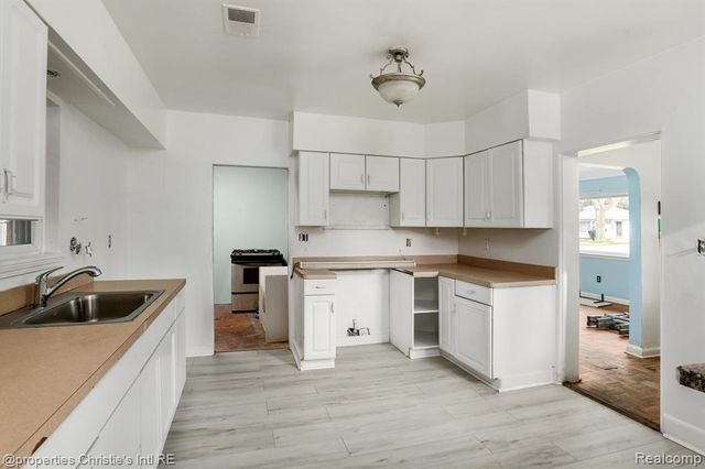 19156 Old Homestead Drive, Harper Woods, MI 48225