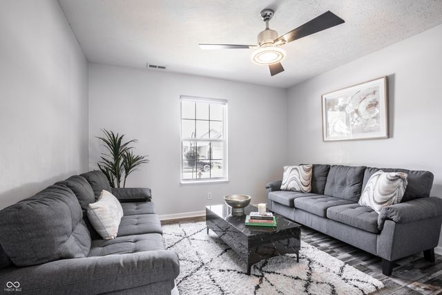 1043 Lichfield Lane, Westfield, IN 46074