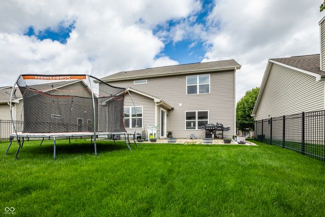 1043 Lichfield Lane, Westfield, IN 46074