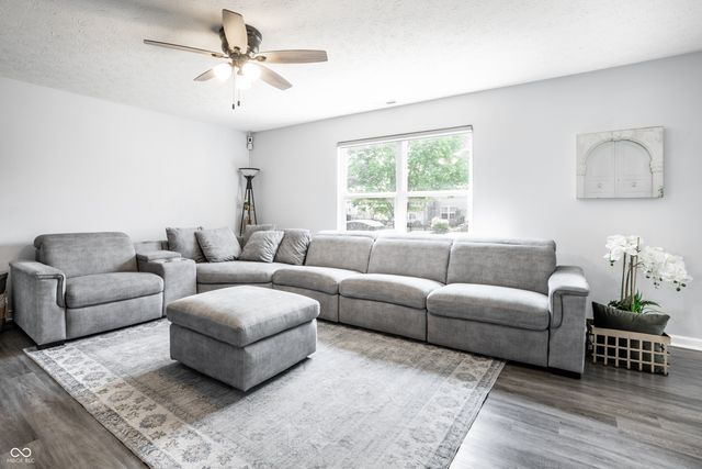 1043 Lichfield Lane, Westfield, IN 46074