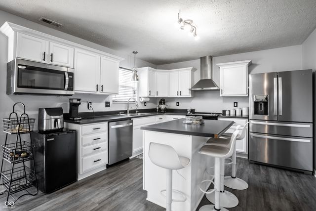 1043 Lichfield Lane, Westfield, IN 46074