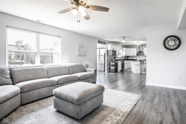 1043 Lichfield Lane, Westfield, IN 46074