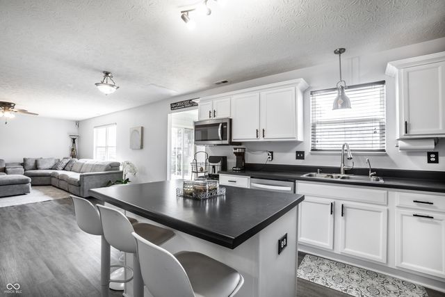 1043 Lichfield Lane, Westfield, IN 46074