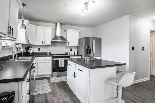 1043 Lichfield Lane, Westfield, IN 46074