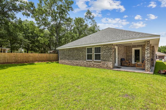 7556 Hatteras Drive, Navarre, FL 32566